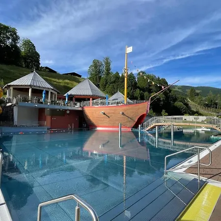 アパート Oberzinnegg ザールバッハ・ヒンターグレム